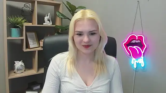 SweetLilyxo online show from April 2026 06:28:01 AM