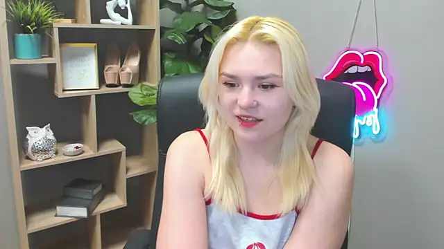 SweetLilyxo online show from March 2026 07:28:01 AM