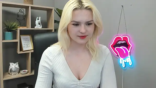 SweetLilyxo online show from May 2026 06:41:01 AM