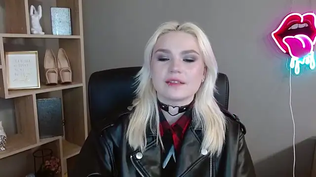 SweetLilyxo online show from February 2026 02:58:01 PM