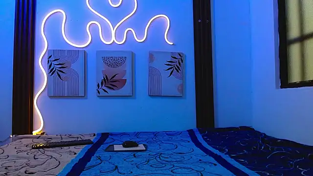 Snapshot of miss_caty chatting on February 2026 09:03:01 PM miss caty online show from February 2026 09:03:01 PM