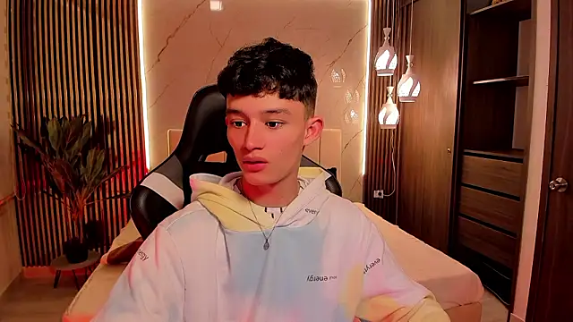 Snapshot of Patrick_Howland_ chatting on February 2026 03:15:02 AM Patrick Howland online show from February 2026 03:15:02 AM