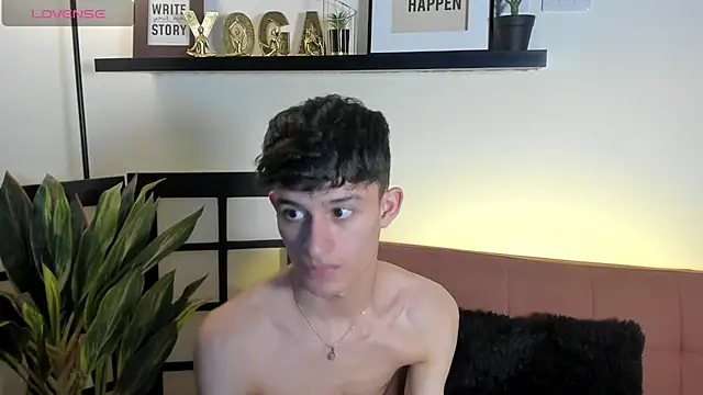 Patrick Howland  online show from April 2026 09:39:33 PM