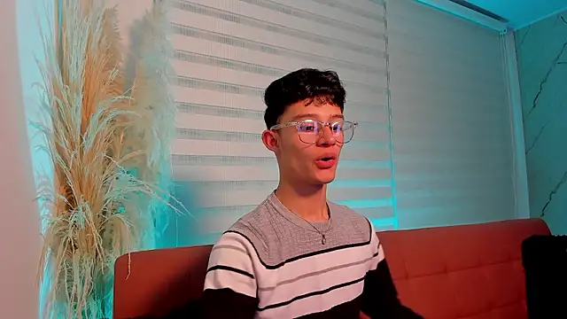 Snapshot of Patrick_Howland_ chatting on March 2026 03:39:02 AM Patrick Howland online show from March 2026 03:39:02 AM