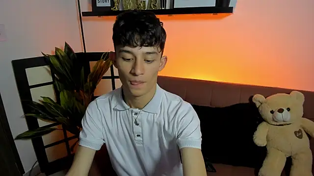 Snapshot of Patrick_Howland_ chatting on April 2026 09:05:01 PM Patrick Howland online show from April 2026 09:05:01 PM