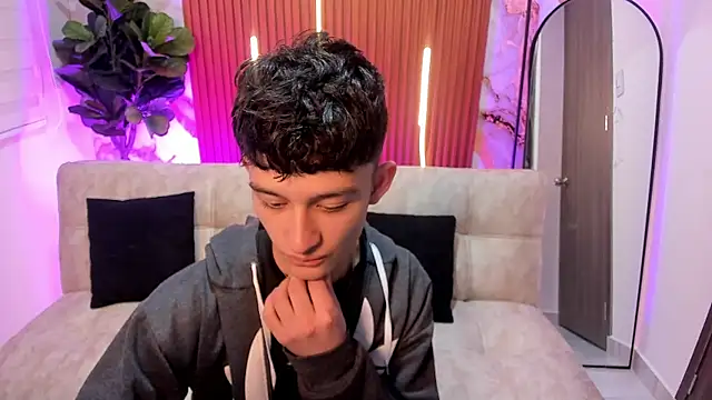 Snapshot of Patrick_Howland_ chatting on February 2026 03:14:02 AM Patrick Howland online show from February 2026 03:14:02 AM