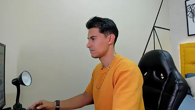 Snapshot of Mike_Conors chatting on February 2026 01:57:01 AM Mike Conors online show from February 2026 01:57:01 AM