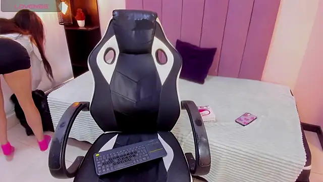 Snapshot of Raven_love chatting on February 2026 10:08:02 PM Raven love online show from February 2026 10:08:02 PM