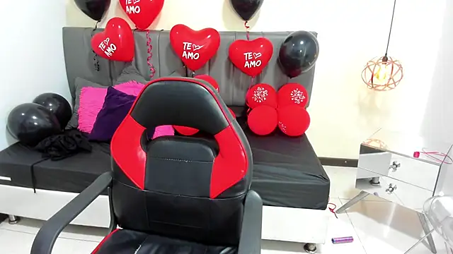 Snapshot of Raven_love chatting on February 2026 09:04:02 PM Raven love online show from February 2026 09:04:02 PM