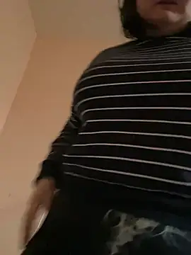 Snapshot of AngelKiras chatting on February 2026 06:13:02 AM AngelKiras online show from February 2026 06:13:02 AM