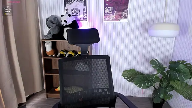 Laukyubey1 online show from April 2026 08:24:02 PM