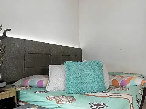 Zoel Amber20 online show from April 2026 08:37:01 PM