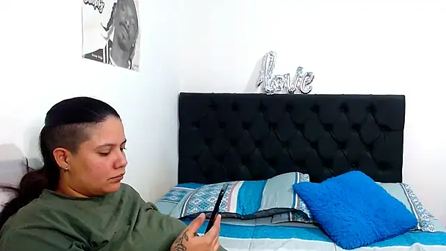 suzy paz online show from April 2026 09:29:01 PM