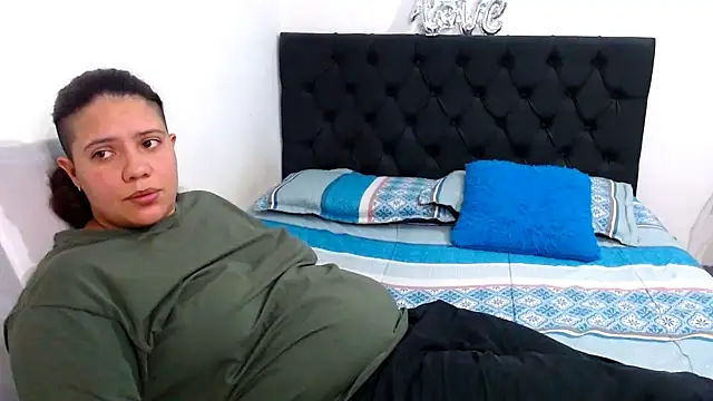 suzy paz online show from April 2026 10:16:02 PM