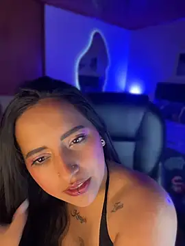 Annie Alicee online show from April 2026 02:23:02 PM