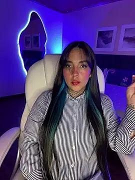 Annie Alicee online show from April 2026 03:07:01 PM