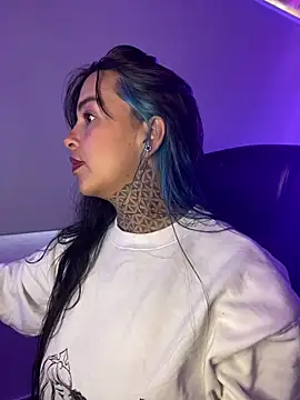 Annie Alicee online show from March 2026 01:48:02 PM