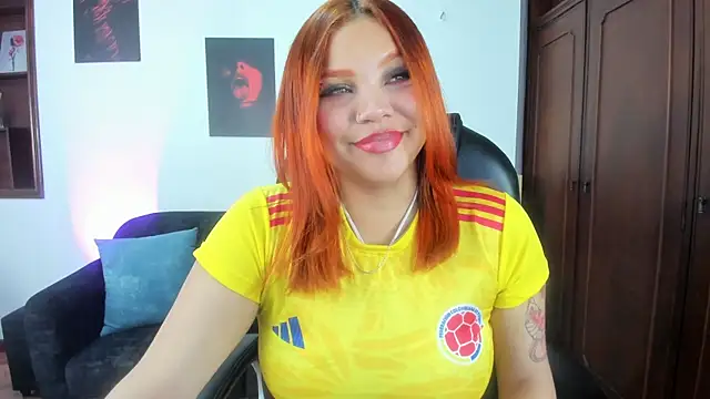 Snapshot of PamelaQueen_ chatting on June 2026 08:15:02 PM PamelaQueen online show from June 2026 08:15:02 PM