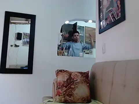 Snapshot of waner_thom chatting on February 2026 09:55:02 PM waner thom online show from February 2026 09:55:02 PM