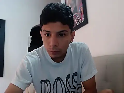 Snapshot of waner_thom chatting on February 2026 03:01:01 PM waner thom online show from February 2026 03:01:01 PM