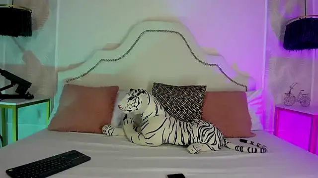 niicole garner online show from March 2026 04:59:01 PM