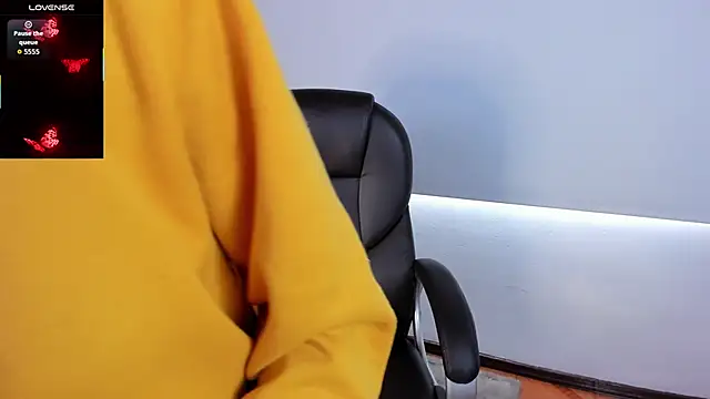 MoonRose   online show from March 2026 08:00:02 PM