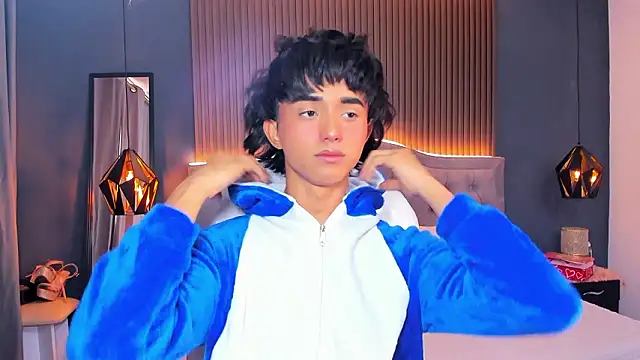 Noa 03 online show from March 2026 06:19:02 PM