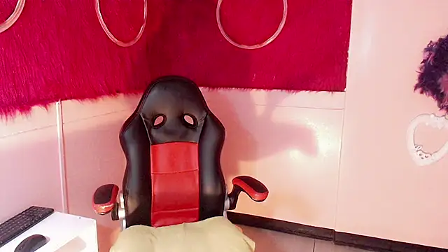 Snapshot of Andrea_Pop_ chatting on February 2026 07:24:01 PM Andrea Pop online show from February 2026 07:24:01 PM