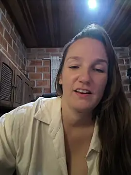 Snapshot of Loirinha_surf chatting on February 2026 07:32:02 AM Loirinha surf online show from February 2026 07:32:02 AM