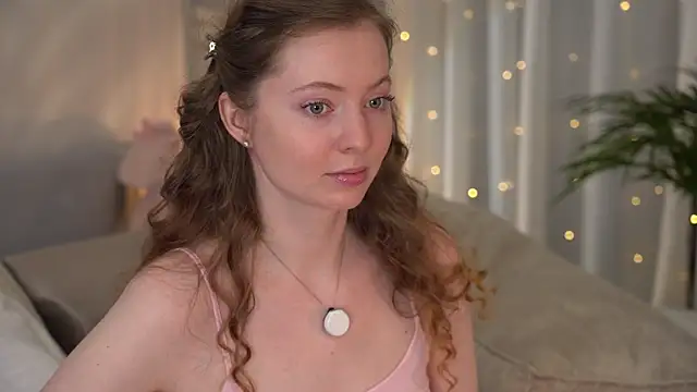 moan elisa online show from April 2026 12:51:01 AM