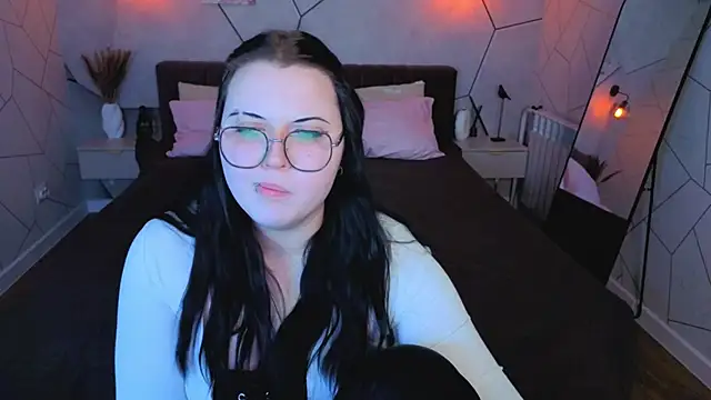 Kira G0ld online show from May 2026 09:16:01 AM