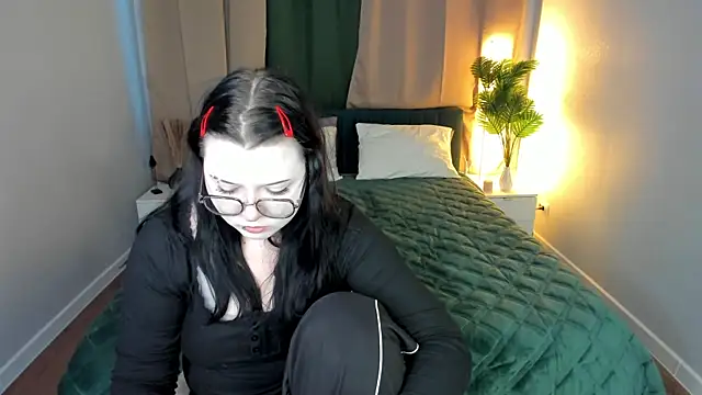 Kira G0ld online show from March 2026 01:10:01 AM