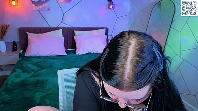 Kira G0ld online show from May 2026 09:08:02 AM