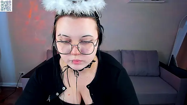 Kira G0ld online show from May 2026 08:47:01 AM