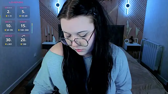Kira G0ld online show from May 2026 09:04:01 AM