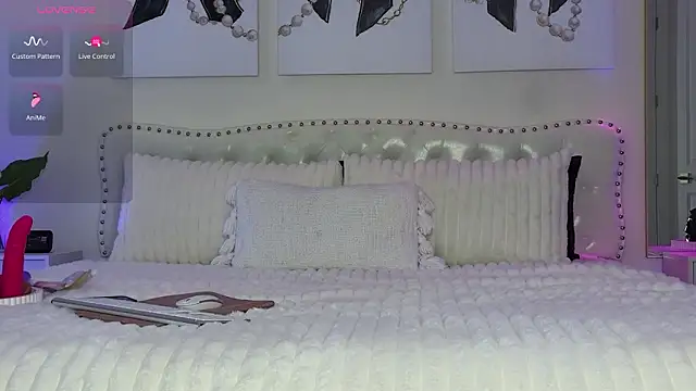 Snapshot of ViolettBaby chatting on February 2026 05:57:01 PM ViolettBaby online show from February 2026 05:57:01 PM