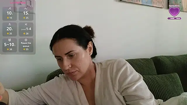 Snapshot of ViolettBaby chatting on February 2026 06:04:01 PM ViolettBaby online show from February 2026 06:04:01 PM