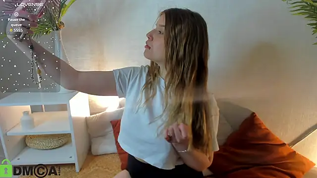 crispy amber online show from March 2026 02:51:01 AM