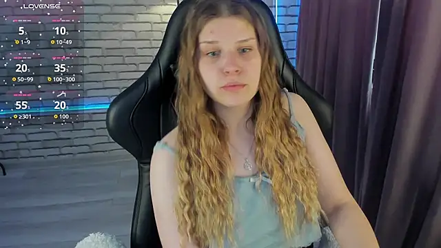 crispy amber online show from February 2026 09:22:01 AM