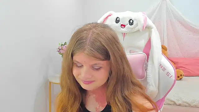 ChloeHalses online show from July 2026 05:05:02 PM