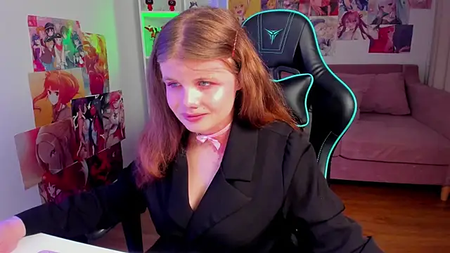 ChloeHalses online show from June 2026 04:11:02 PM