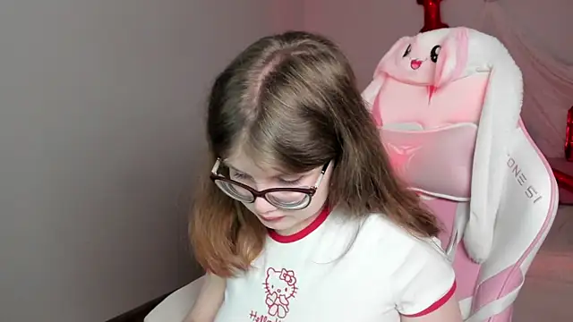 Snapshot of ChloeHalses chatting on February 2026 05:16:02 AM ChloeHalses online show from February 2026 05:16:02 AM