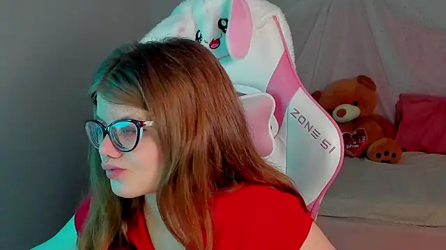 ChloeHalses online show from March 2026 05:03:02 PM