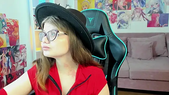 ChloeHalses online show from March 2026 04:19:01 PM