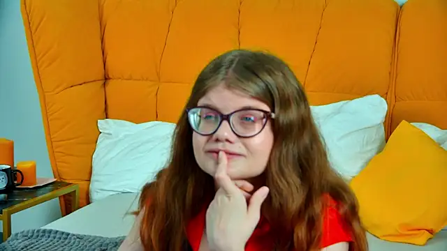 ChloeHalses online show from June 2026 04:12:01 PM