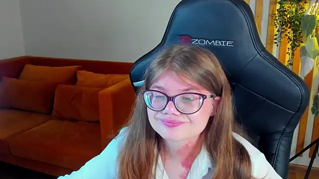 ChloeHalses online show from June 2026 05:10:02 PM