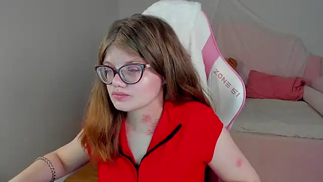 ChloeHalses online show from April 2026 05:08:02 PM