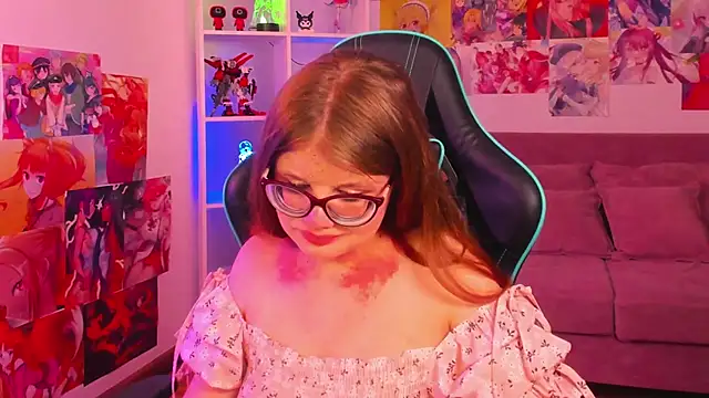 ChloeHalses online show from April 2026 05:19:01 PM