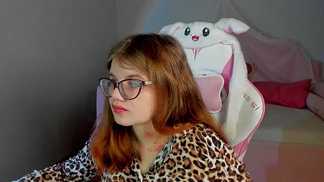 ChloeHalses online show from March 2026 05:04:01 AM