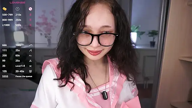 HannaHayles online show from April 2026 05:17:02 PM